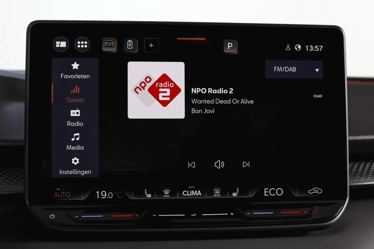 1.5 TSI e-Hybrid 272 PK VZ Performance | S/K-Panodak | Elek. Trekhaak | Matrix LED | Sennheiser | Elek. stoelen | Adapt. Cruise | Stoel-+Stuurverw. | 360 Camera | NAV+App. Connect | ECC | LM