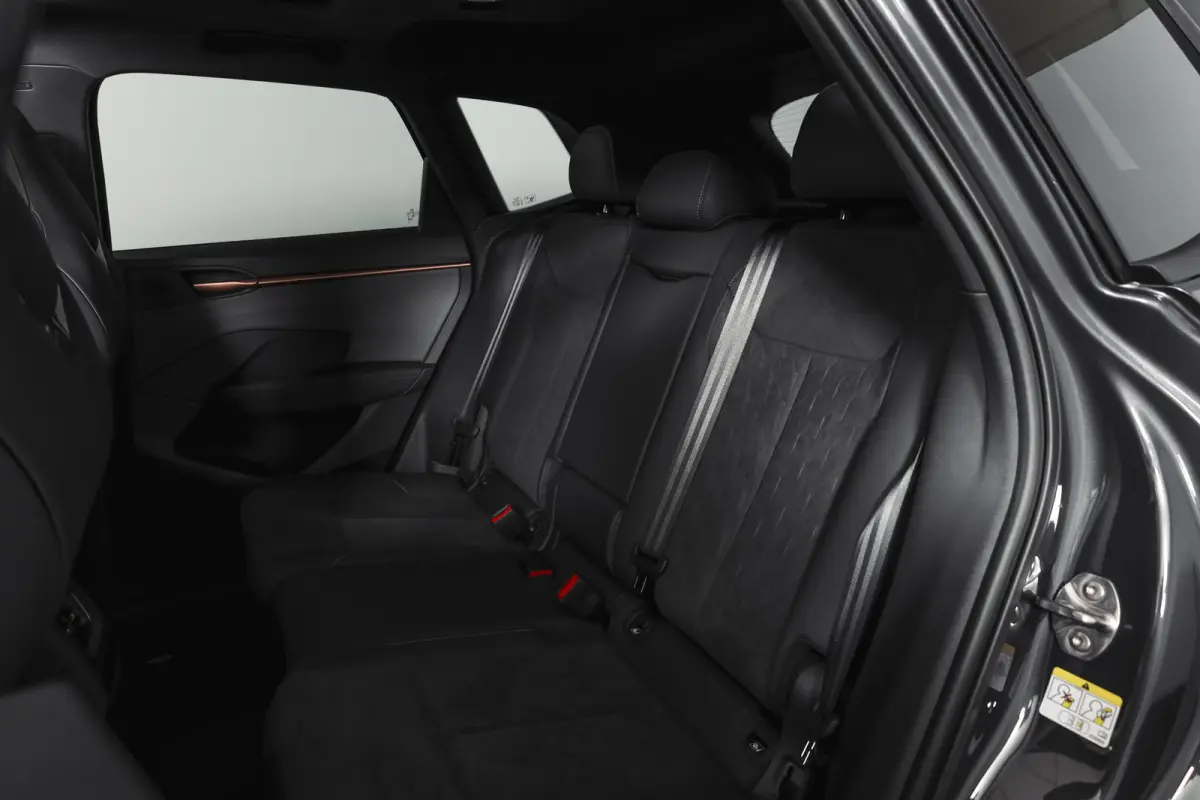 1.5 TSI e-Hybrid 272 PK VZ Performance | S/K-Panodak | Elek. Trekhaak | Matrix LED | Sennheiser | Elek. stoelen | Adapt. Cruise | Stoel-+Stuurverw. | 360 Camera | NAV+App. Connect | ECC | LM