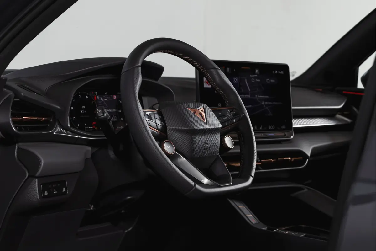 1.5 TSI e-Hybrid 272 PK VZ Performance | S/K-Panodak | Elek. Trekhaak | Matrix LED | Sennheiser | Elek. stoelen | Adapt. Cruise | Stoel-+Stuurverw. | 360 Camera | NAV+App. Connect | ECC | LM