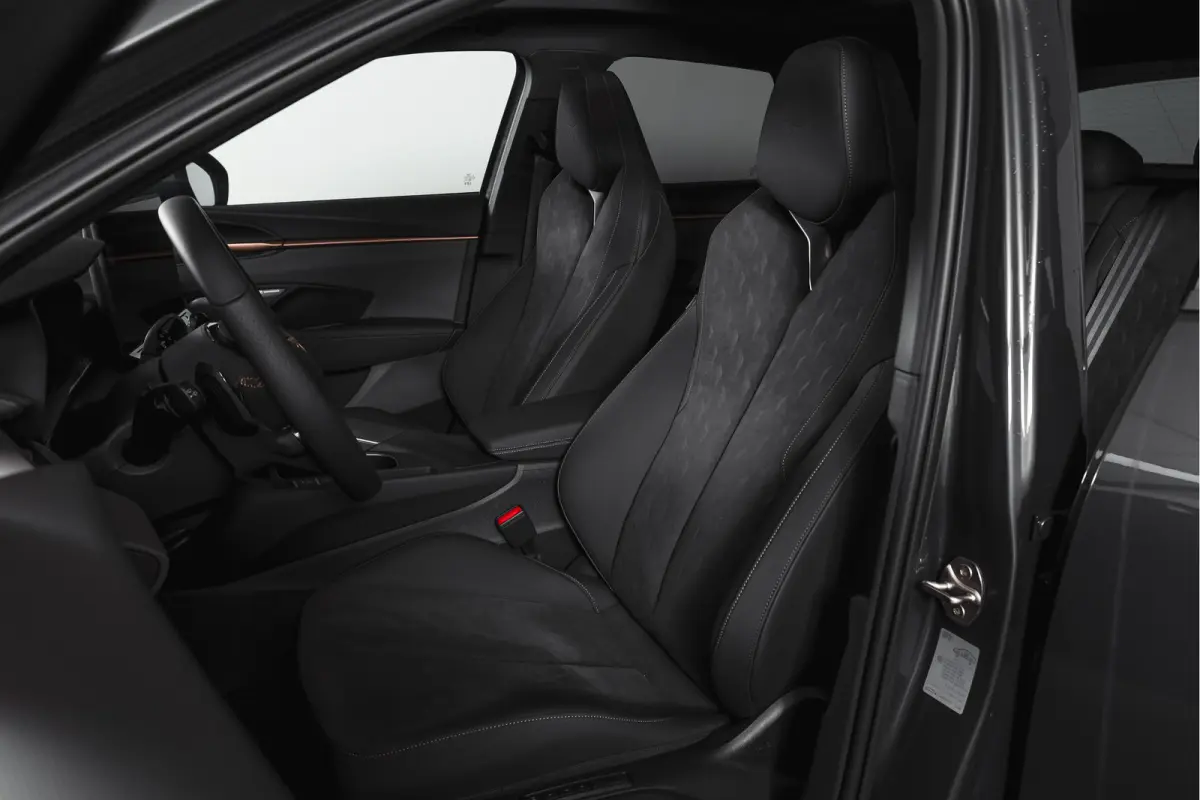 1.5 TSI e-Hybrid 272 PK VZ Performance | S/K-Panodak | Elek. Trekhaak | Matrix LED | Sennheiser | Elek. stoelen | Adapt. Cruise | Stoel-+Stuurverw. | 360 Camera | NAV+App. Connect | ECC | LM