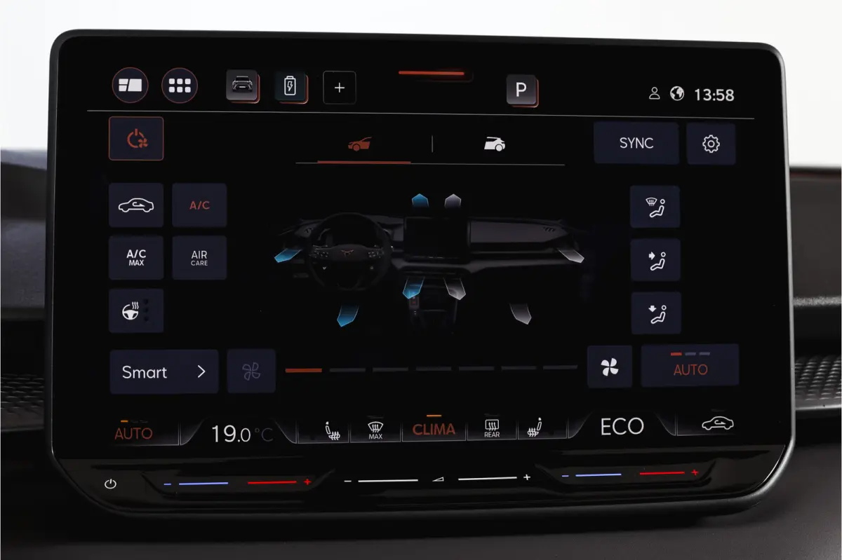 1.5 TSI e-Hybrid 272 PK VZ Performance | S/K-Panodak | Elek. Trekhaak | Matrix LED | Sennheiser | Elek. stoelen | Adapt. Cruise | Stoel-+Stuurverw. | 360 Camera | NAV+App. Connect | ECC | LM