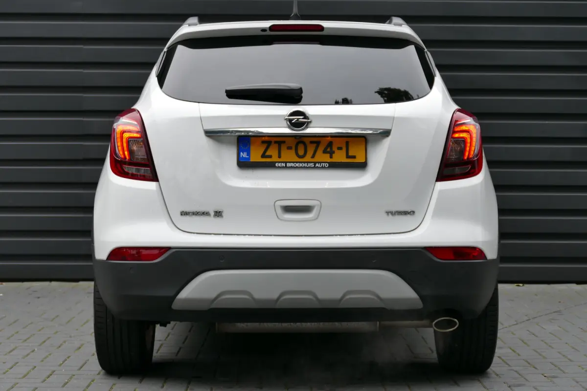 1.4 TURBO 140PK BLACK EDITION / CAMERA / PANO.DAK / LEDER / CARPLAY / KEYLESS / STUUR-STOELVERWARMING / 19"LMV / AGR / NAVI / CLIMA / PDC / BLUETOOTH / CRUISECONTROL / 2E EIGENAAR / SCHITTER