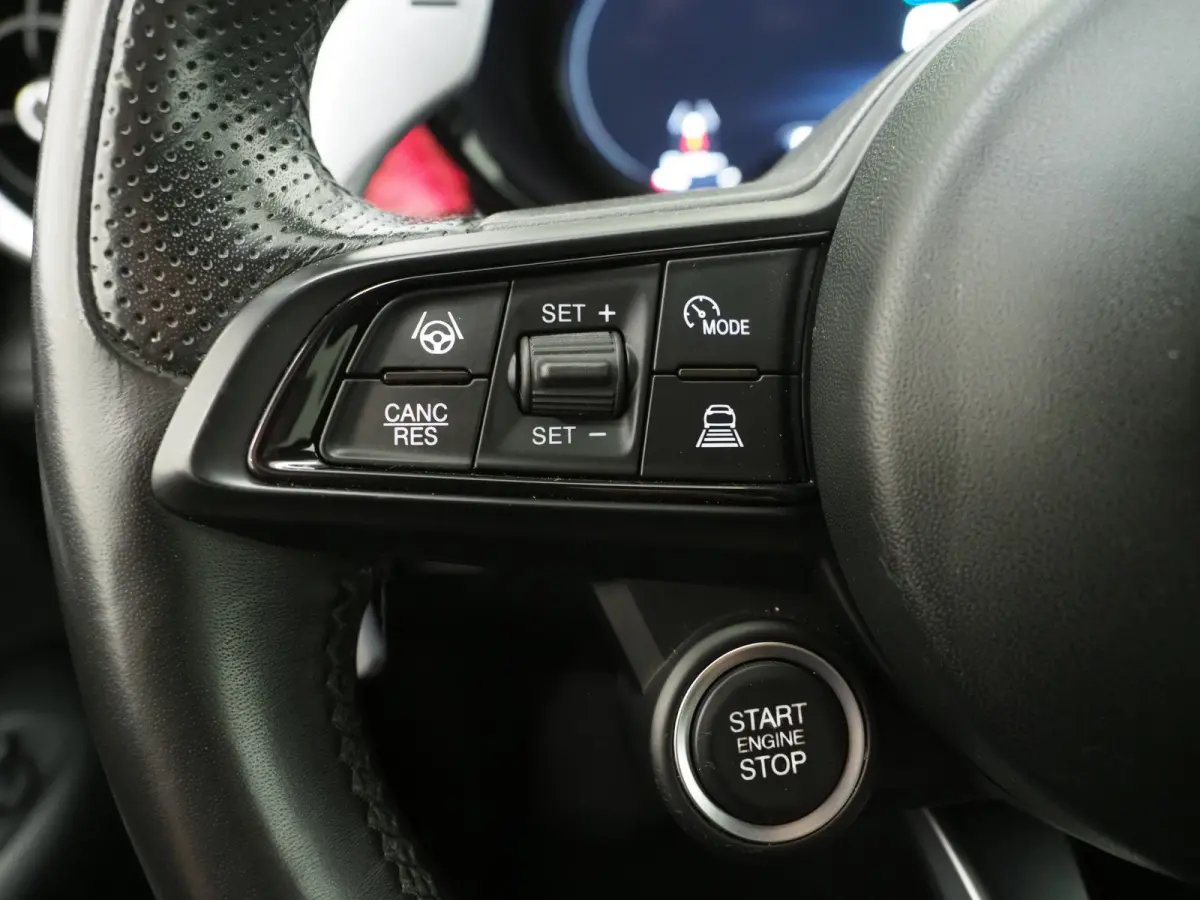 1.5T Hybrid Edizione Speciale | Adaptive Cruise | Camera | Keyless | Sfeerlicht | Stoel/Stuurverwarming | LED