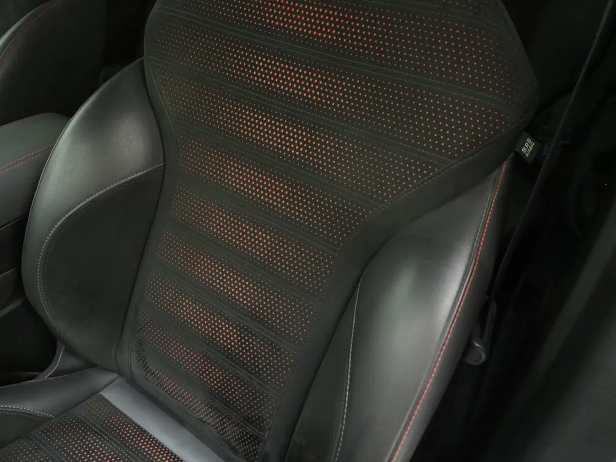 1.5T Hybrid Edizione Speciale | Adaptive Cruise | Camera | Keyless | Sfeerlicht | Stoel/Stuurverwarming | LED