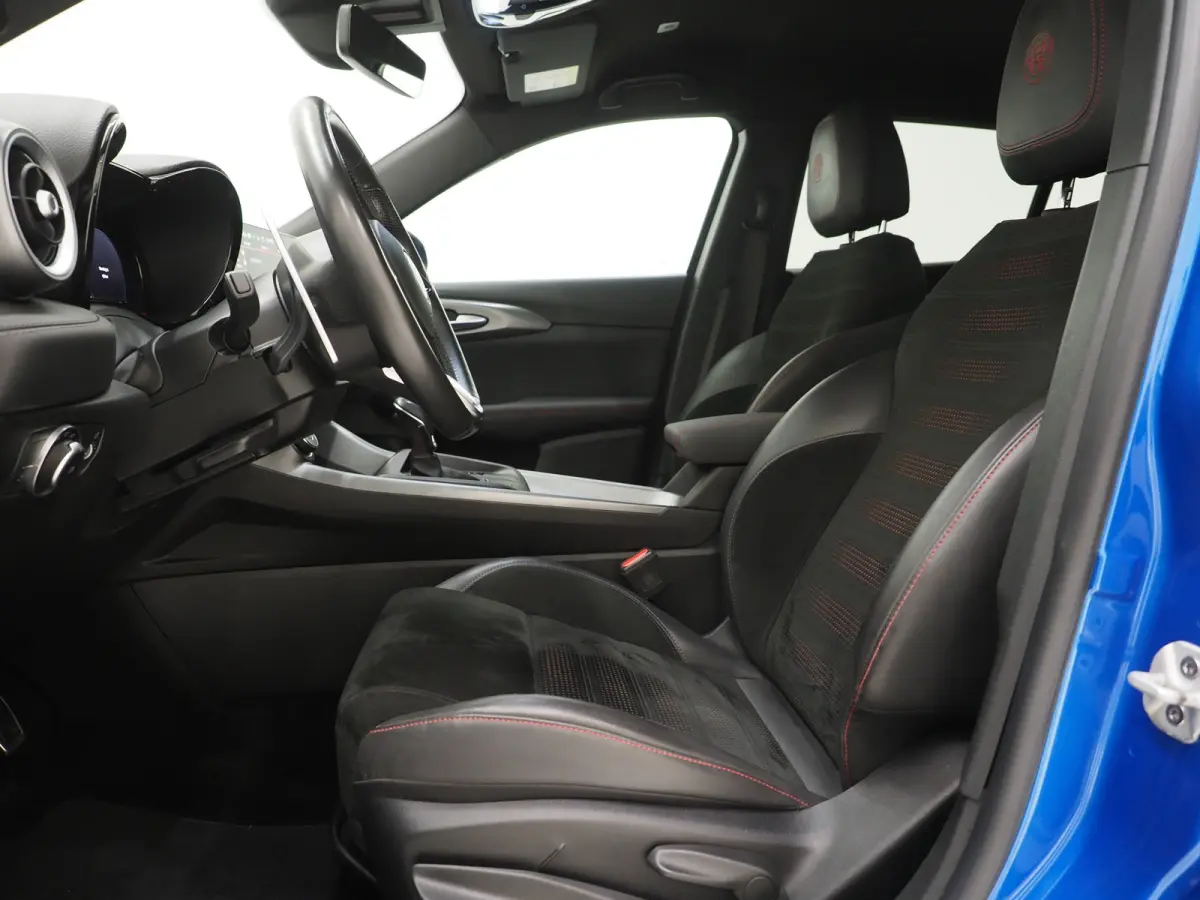 1.5T Hybrid Edizione Speciale | Adaptive Cruise | Camera | Keyless | Sfeerlicht | Stoel/Stuurverwarming | LED