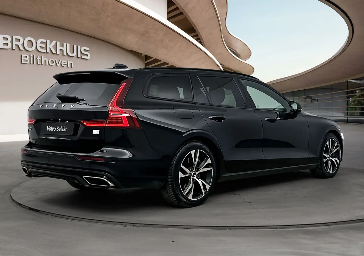 2.0 T6 Recharge AWD R-Design | BLIS | Adaptive Cruiscontrol | LED Bochtenverlichting | PDC V+A en Camera | Stoel verwarming + geheugen | Verwarmbare vooruit |