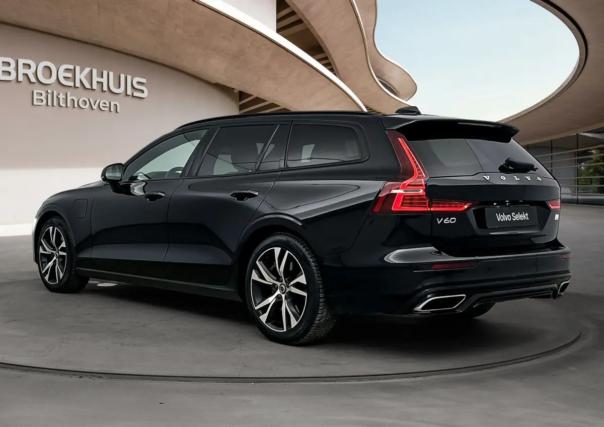 2.0 T6 Recharge AWD R-Design | BLIS | Adaptive Cruiscontrol | LED Bochtenverlichting | PDC V+A en Camera | Stoel verwarming + geheugen | Verwarmbare vooruit |