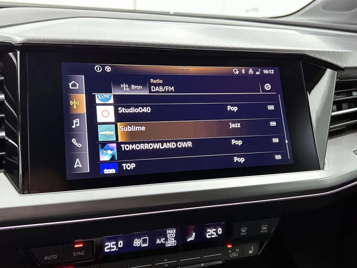 55 kWh 35 S Edition | APPLE CARPLAY | ANDROID AUTO | ACHTERUITRIJCAMERA | ELEKTRISCHE ACHTERKLEP | STOELVERWARMING | TREKHAAK | NAVIGATIE | CRUISE CONTROL | BLUETOOTH | CLIMATE CONTROL | LIC