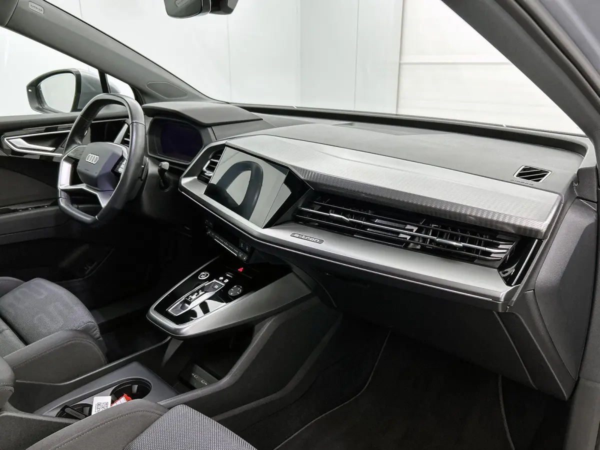 55 kWh 35 S Edition | APPLE CARPLAY | ANDROID AUTO | ACHTERUITRIJCAMERA | ELEKTRISCHE ACHTERKLEP | STOELVERWARMING | TREKHAAK | NAVIGATIE | CRUISE CONTROL | BLUETOOTH | CLIMATE CONTROL | LIC