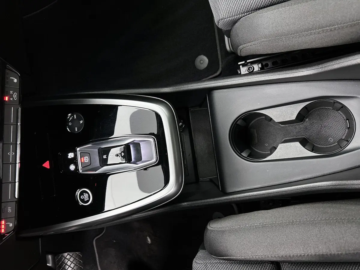 55 kWh 35 S Edition | APPLE CARPLAY | ANDROID AUTO | ACHTERUITRIJCAMERA | ELEKTRISCHE ACHTERKLEP | STOELVERWARMING | TREKHAAK | NAVIGATIE | CRUISE CONTROL | BLUETOOTH | CLIMATE CONTROL | LIC