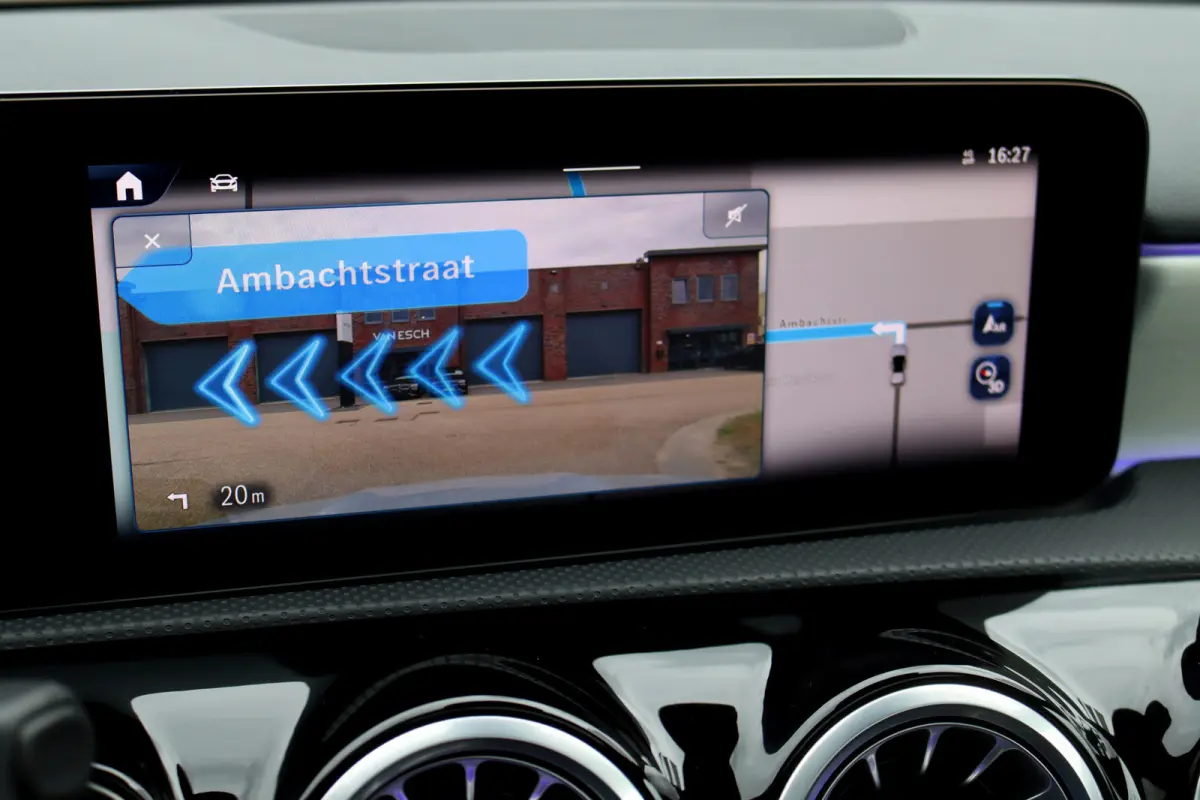 250 e AMG Line | Panoramadak | Memory | Distronic | HUD | Keyless Go | Advanced Sound System | Sfeerverlichting | Multibeam LED | Augmented Reality |