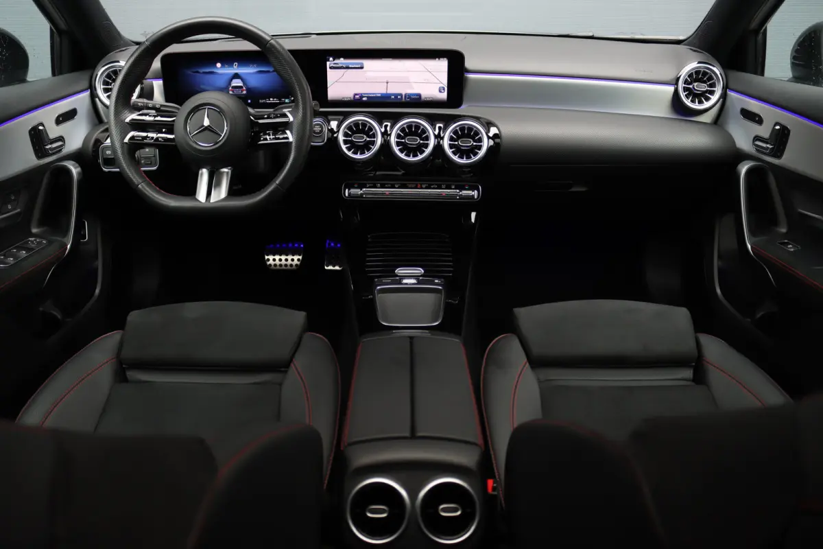 250 e AMG Line | Panoramadak | Memory | Distronic | HUD | Keyless Go | Advanced Sound System | Sfeerverlichting | Multibeam LED | Augmented Reality |