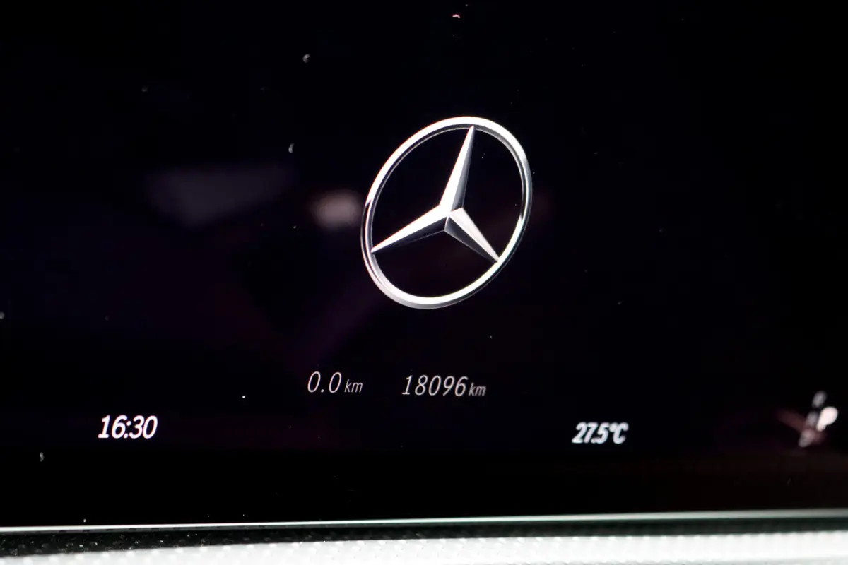 250 e AMG Line | Panoramadak | Memory | Distronic | HUD | Keyless Go | Advanced Sound System | Sfeerverlichting | Multibeam LED | Augmented Reality |