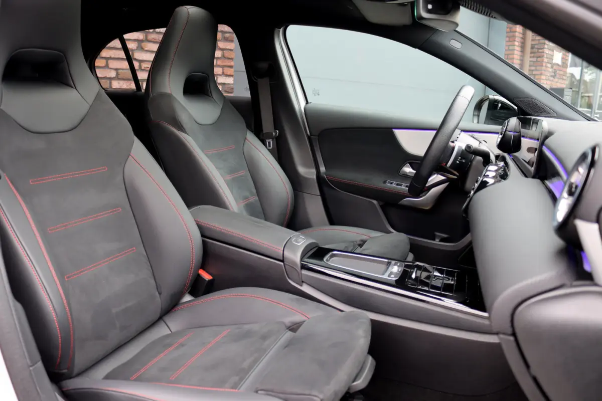 250 e AMG Line | Panoramadak | Memory | Distronic | HUD | Keyless Go | Advanced Sound System | Sfeerverlichting | Multibeam LED | Augmented Reality |