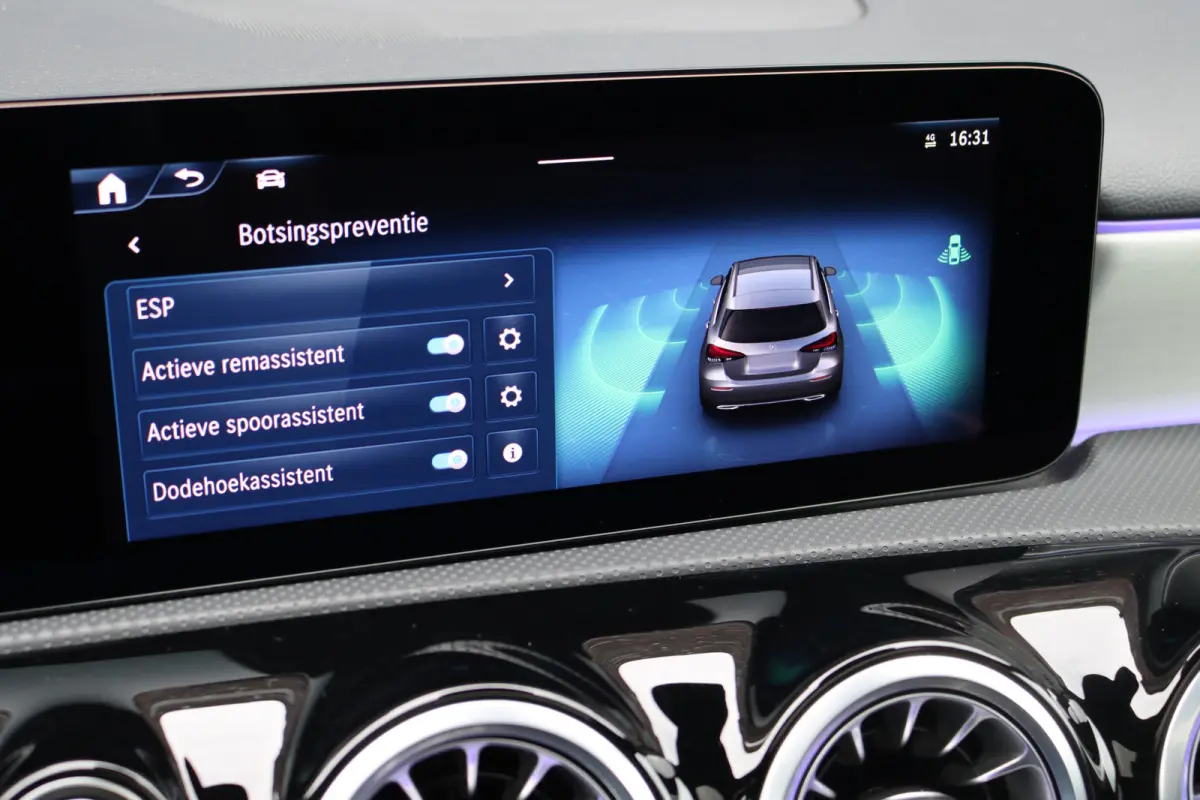 250 e AMG Line | Panoramadak | Memory | Distronic | HUD | Keyless Go | Advanced Sound System | Sfeerverlichting | Multibeam LED | Augmented Reality |