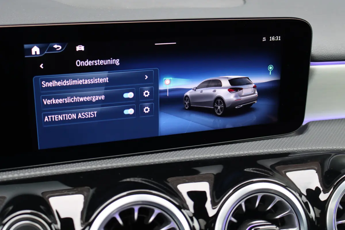 250 e AMG Line | Panoramadak | Memory | Distronic | HUD | Keyless Go | Advanced Sound System | Sfeerverlichting | Multibeam LED | Augmented Reality |