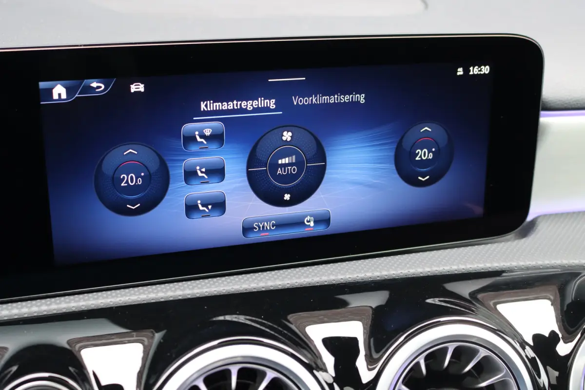 250 e AMG Line | Panoramadak | Memory | Distronic | HUD | Keyless Go | Advanced Sound System | Sfeerverlichting | Multibeam LED | Augmented Reality |
