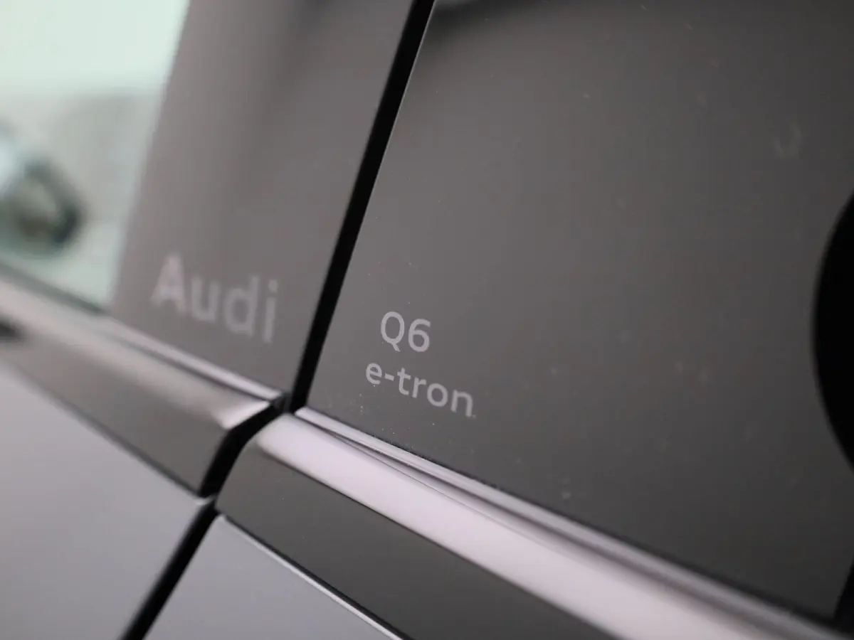 edition 83 kWh | Adaptive cruise control | Luchtvering | Glazen panoramadak | Bang & Olufsen 3D | Head-up display | Stuurverwarming | Stoelverwarming voor & achter | Elektrisch instel. voors