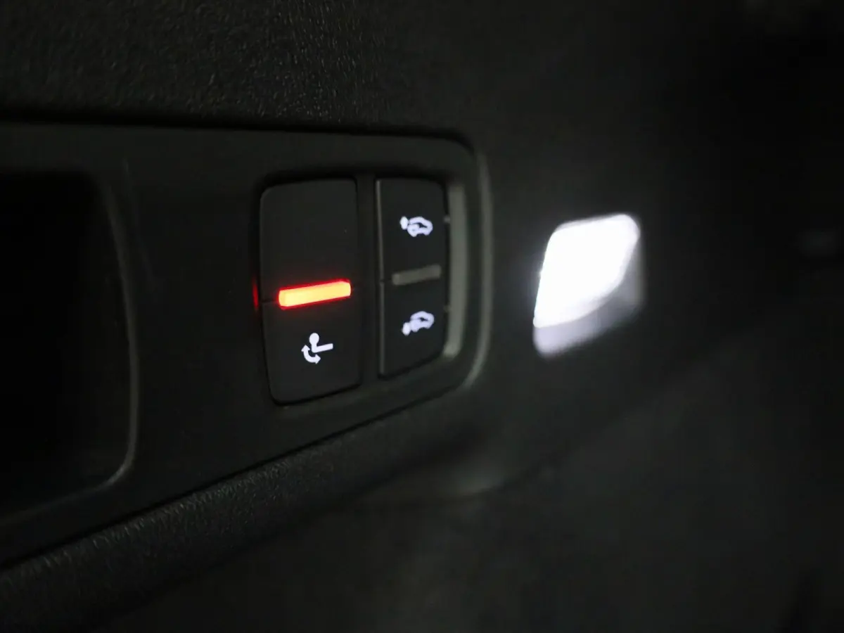 edition 83 kWh | Adaptive cruise control | Luchtvering | Glazen panoramadak | Bang & Olufsen 3D | Head-up display | Stuurverwarming | Stoelverwarming voor & achter | Elektrisch instel. voors