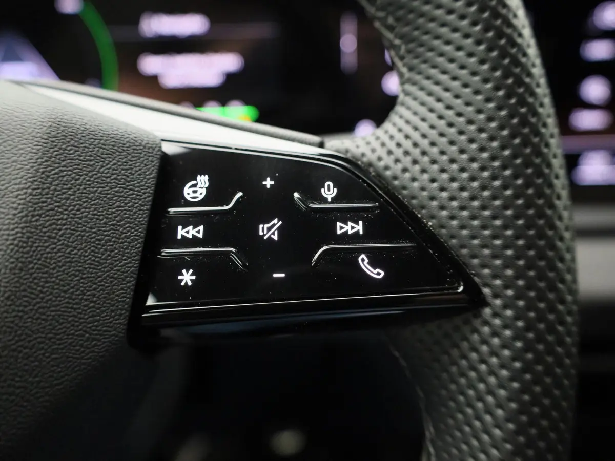 edition 83 kWh | Adaptive cruise control | Luchtvering | Glazen panoramadak | Bang & Olufsen 3D | Head-up display | Stuurverwarming | Stoelverwarming voor & achter | Elektrisch instel. voors