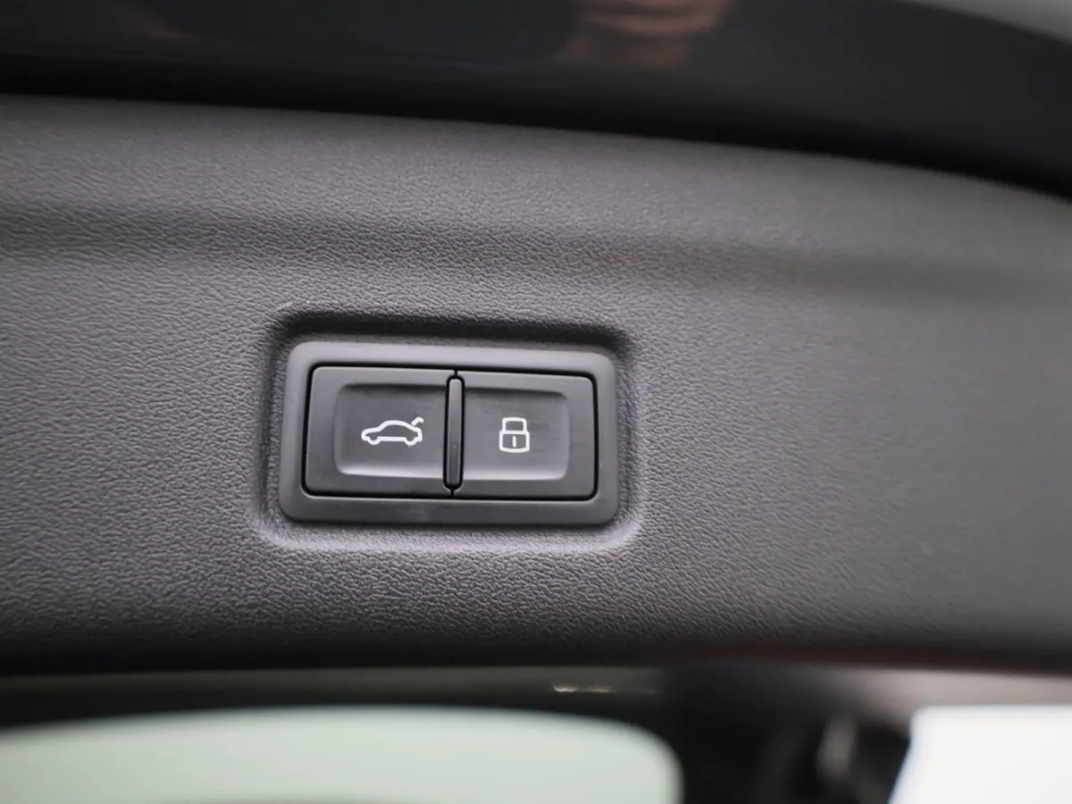 edition 83 kWh | Adaptive cruise control | Luchtvering | Glazen panoramadak | Bang & Olufsen 3D | Head-up display | Stuurverwarming | Stoelverwarming voor & achter | Elektrisch instel. voors