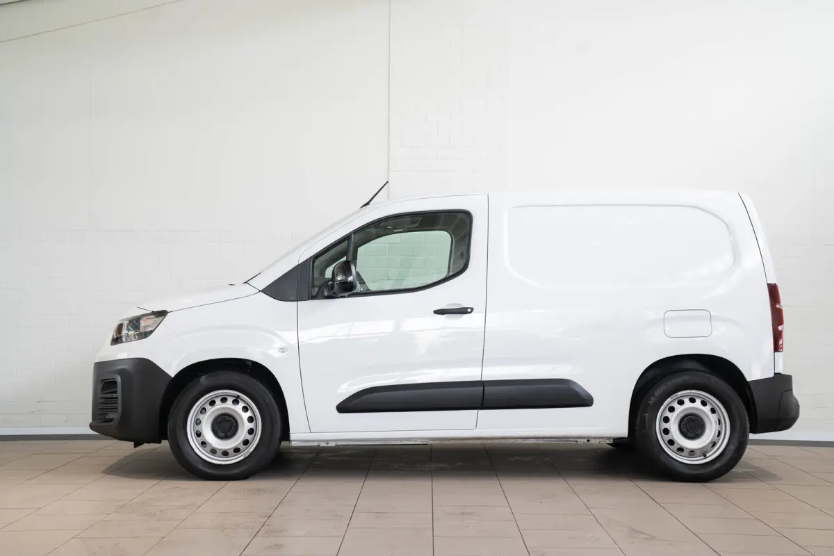 136 L1 50 kWh | Laadruimte Pakket | Camera | Navigatie | Parkeersensoren | Apple Carplay & Android Auto | Climate Controle |