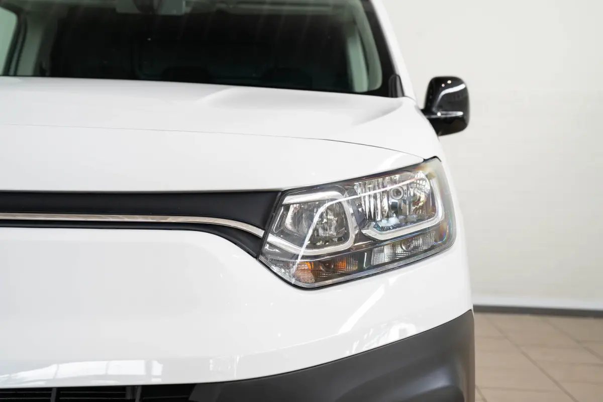 136 L1 50 kWh | Laadruimte Pakket | Camera | Navigatie | Parkeersensoren | Apple Carplay & Android Auto | Climate Controle |