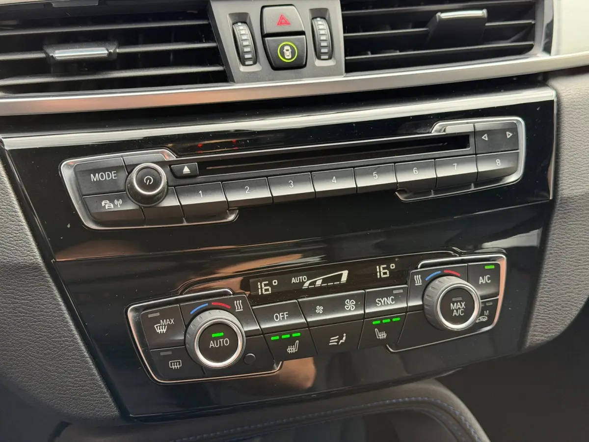 XDrive20i M-Sport LED ACC Camera Trekhaak Lane DAB