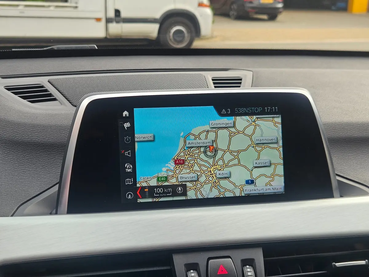 XDrive20i M-Sport LED ACC Camera Trekhaak Lane DAB