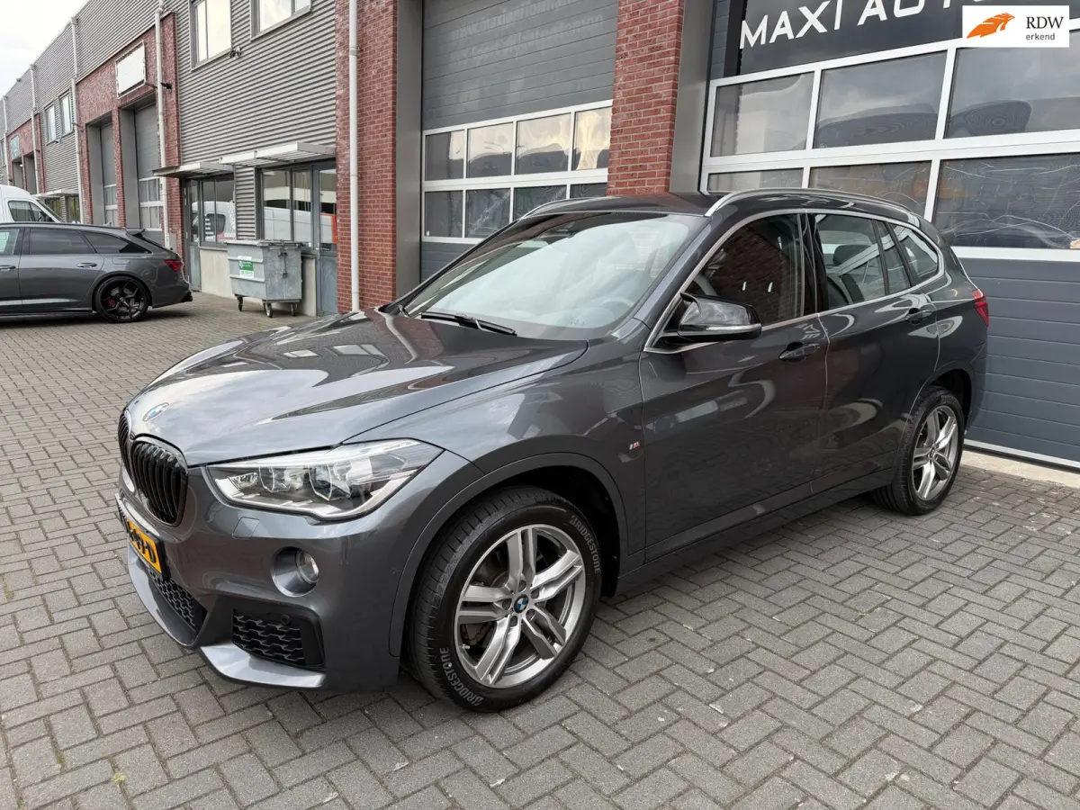 XDrive20i M-Sport LED ACC Camera Trekhaak Lane DAB