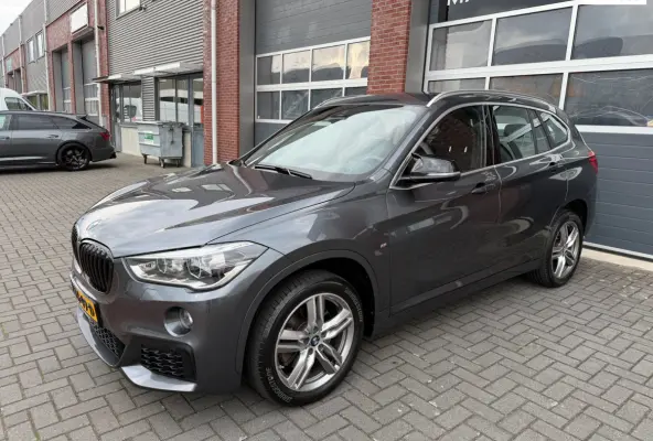 XDrive20i M-Sport LED ACC Camera Trekhaak Lane DAB