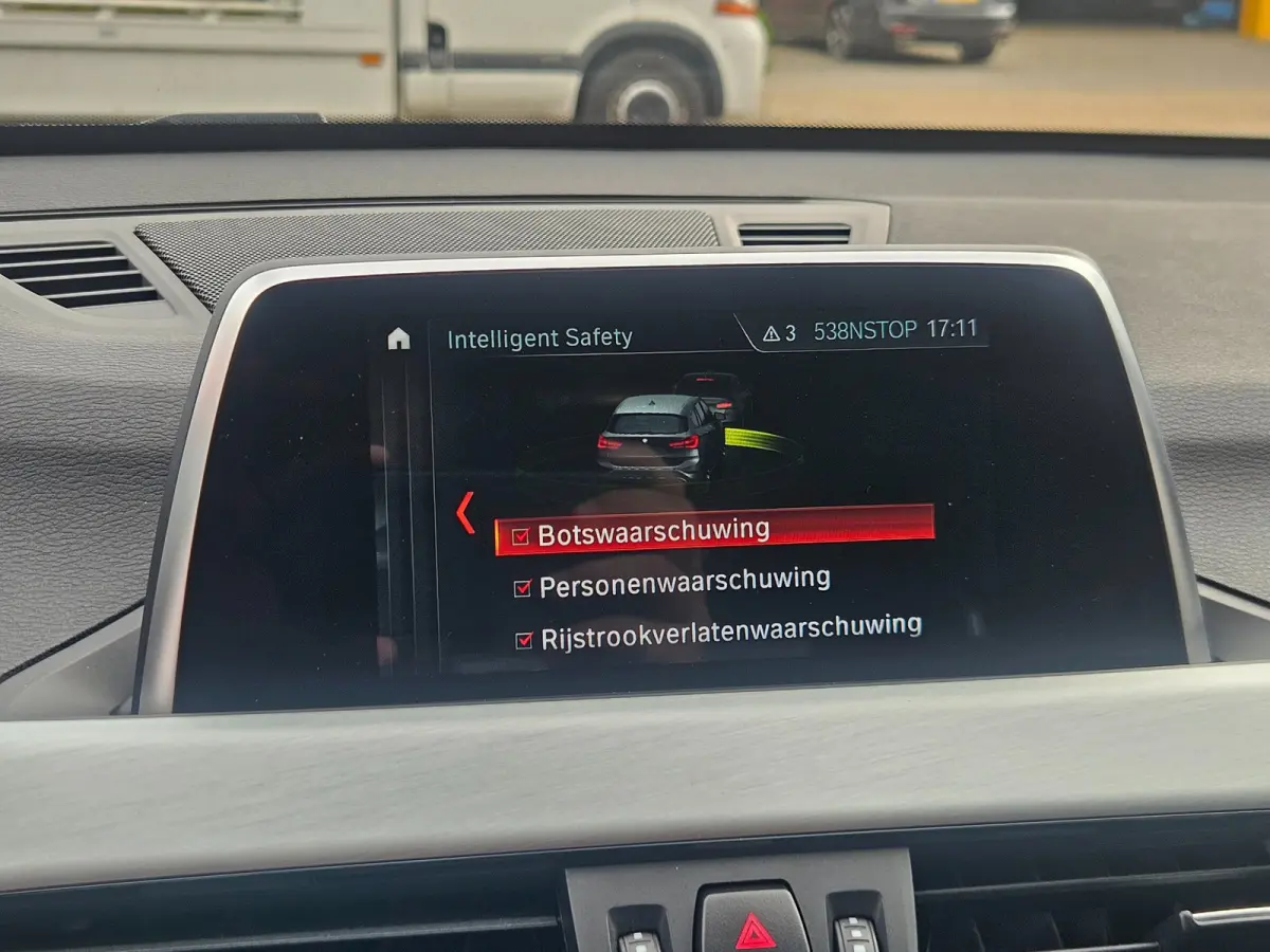 XDrive20i M-Sport LED ACC Camera Trekhaak Lane DAB