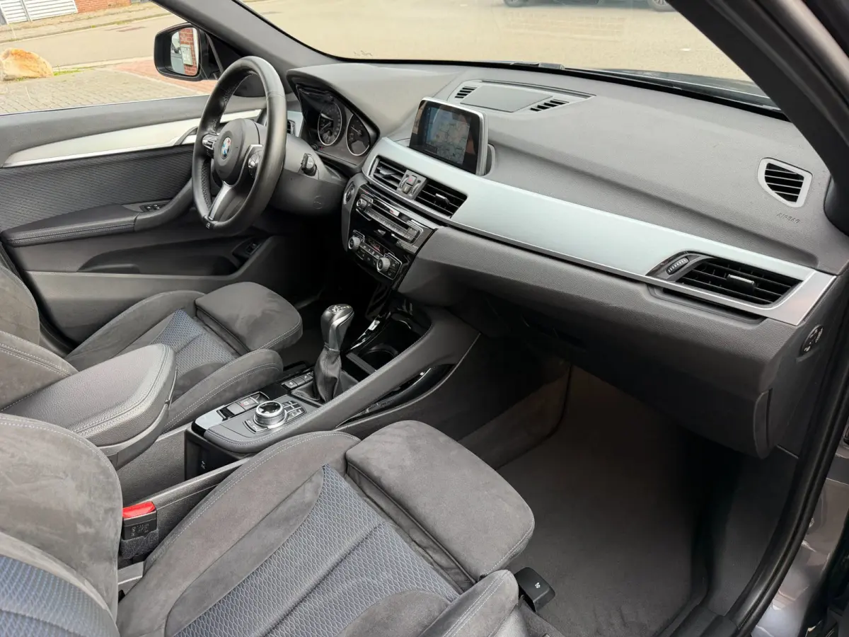 XDrive20i M-Sport LED ACC Camera Trekhaak Lane DAB