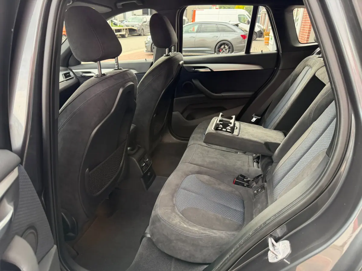 XDrive20i M-Sport LED ACC Camera Trekhaak Lane DAB