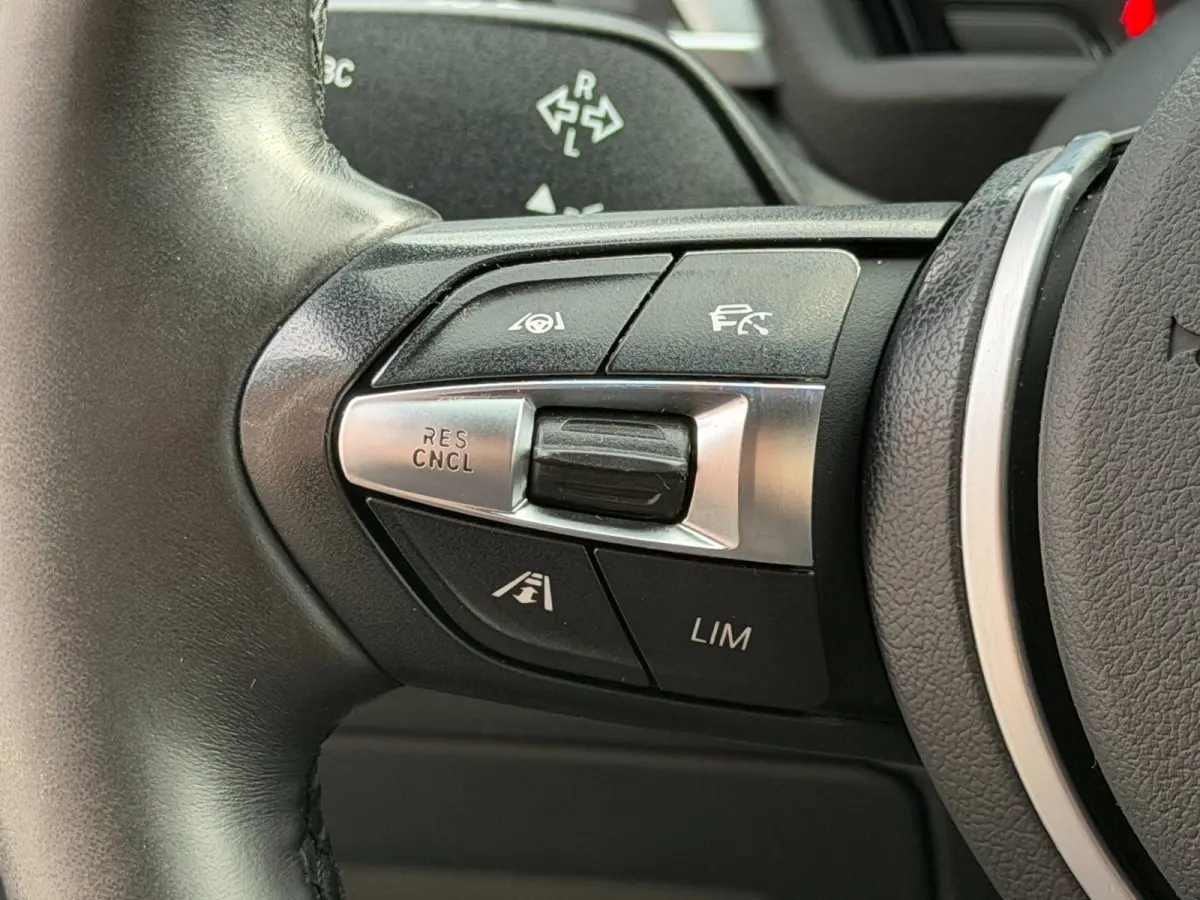 XDrive20i M-Sport LED ACC Camera Trekhaak Lane DAB