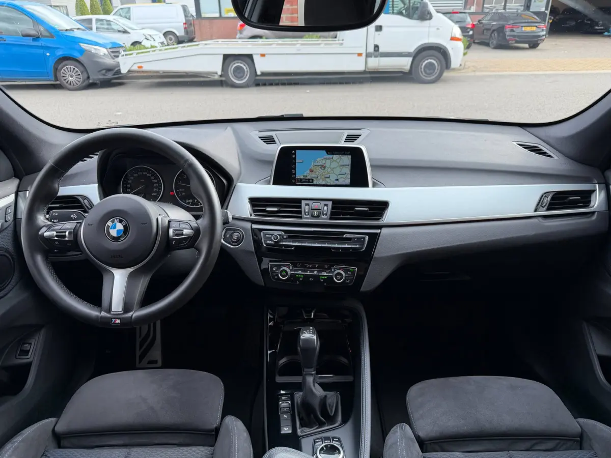 XDrive20i M-Sport LED ACC Camera Trekhaak Lane DAB