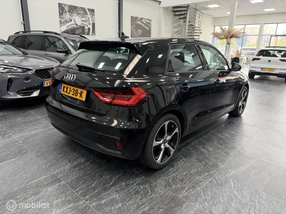1.0 TFSI AUTOMAAT AMBIENTE AUTOMAAT
