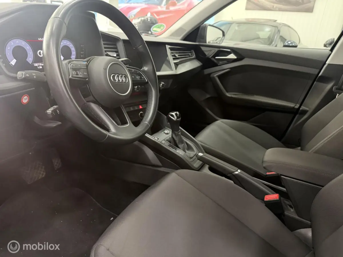 1.0 TFSI AUTOMAAT AMBIENTE AUTOMAAT