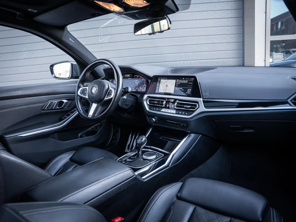 330e High Executive M-Sport Pro l Individuel l Pano l ACC l Performance Diff.
