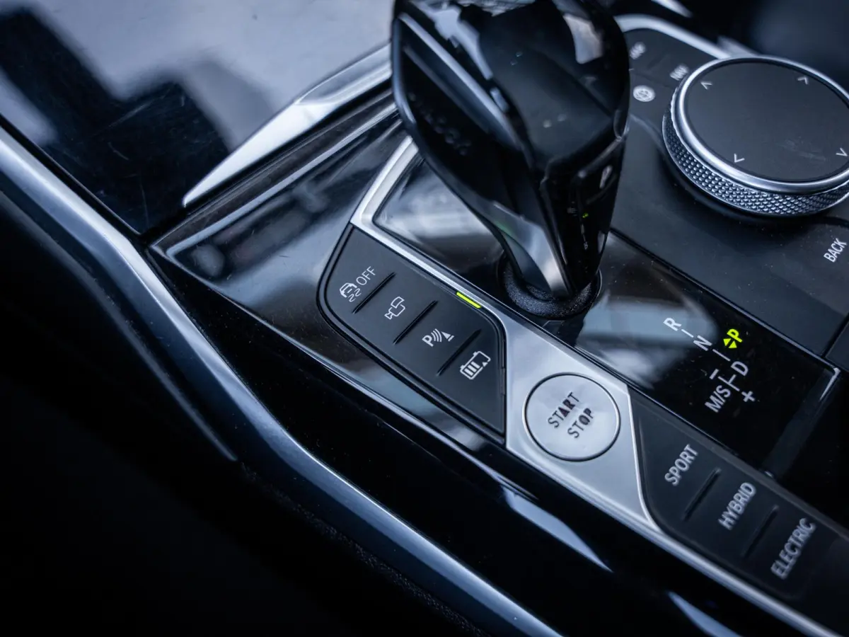 330e High Executive M-Sport Pro l Individuel l Pano l ACC l Performance Diff.