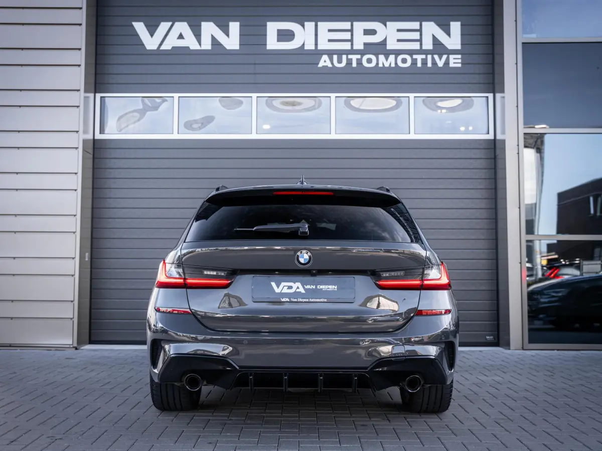 330e High Executive M-Sport Pro l Individuel l Pano l ACC l Performance Diff.