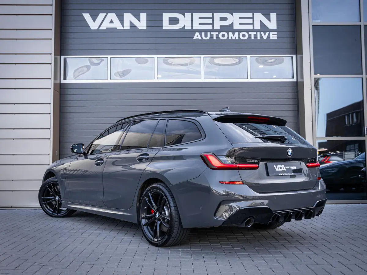 330e High Executive M-Sport Pro l Individuel l Pano l ACC l Performance Diff.