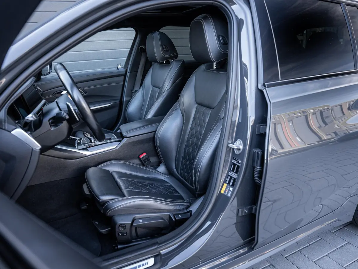 330e High Executive M-Sport Pro l Individuel l Pano l ACC l Performance Diff.