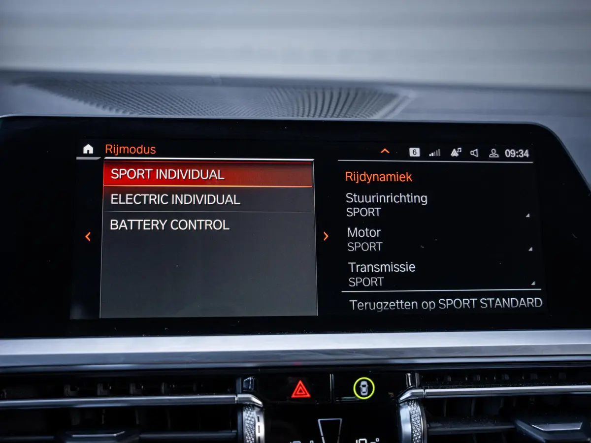 330e High Executive M-Sport Pro l Individuel l Pano l ACC l Performance Diff.