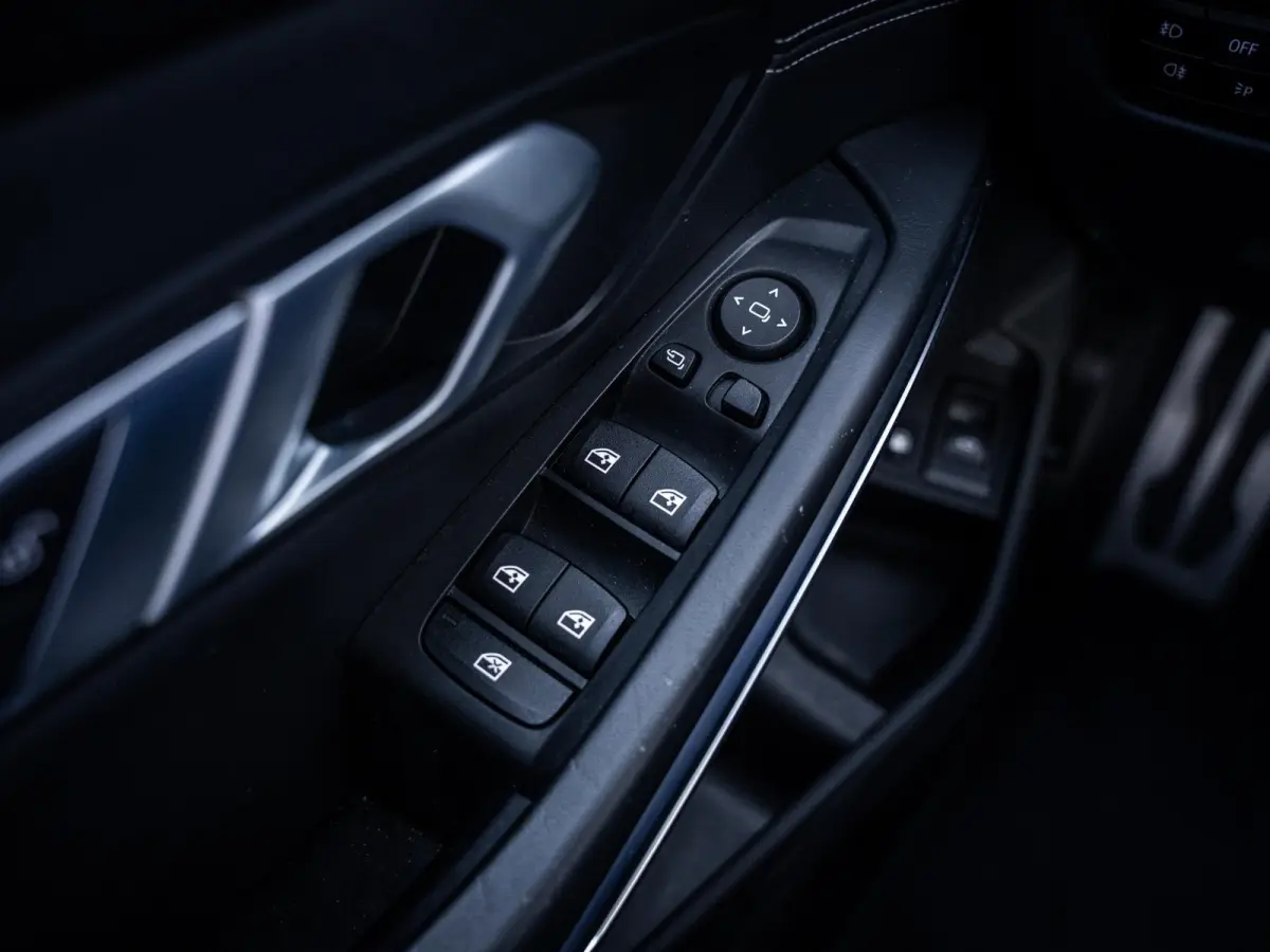 330e High Executive M-Sport Pro l Individuel l Pano l ACC l Performance Diff.