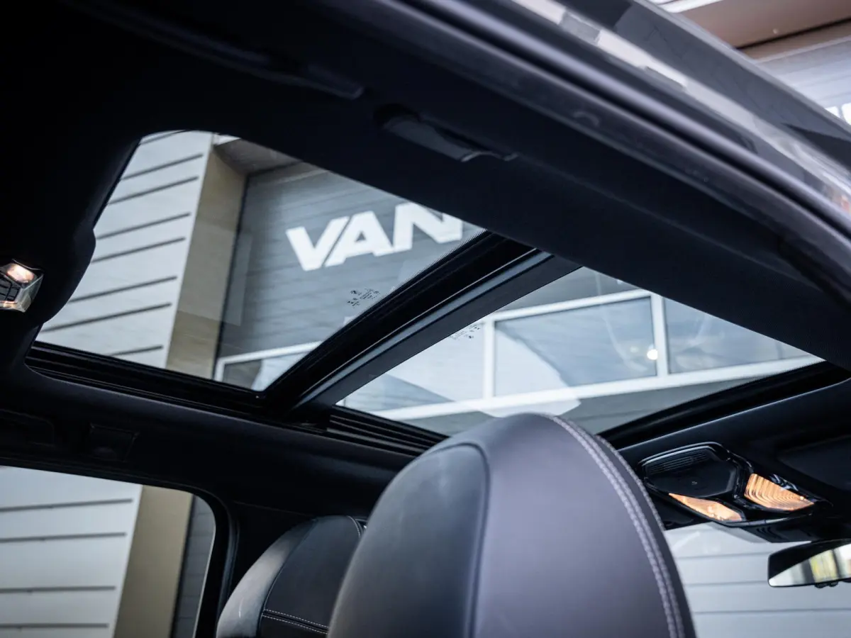 330e High Executive M-Sport Pro l Individuel l Pano l ACC l Performance Diff.