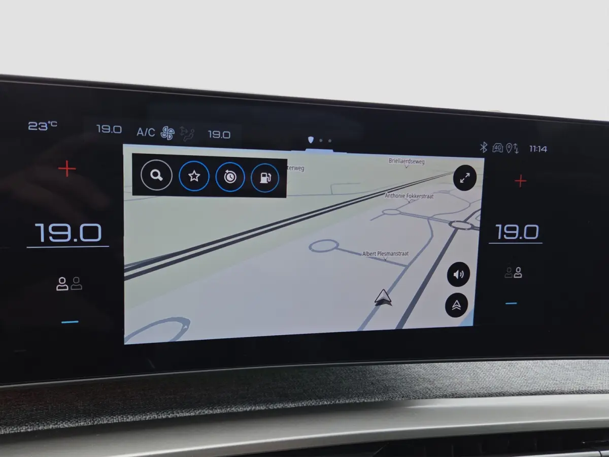 1.2 Hybrid 145 Allure Tot 8 jaar garantie | Camera | Panoramisch Navigatie | Keyless | LED | Parkeersensoren |