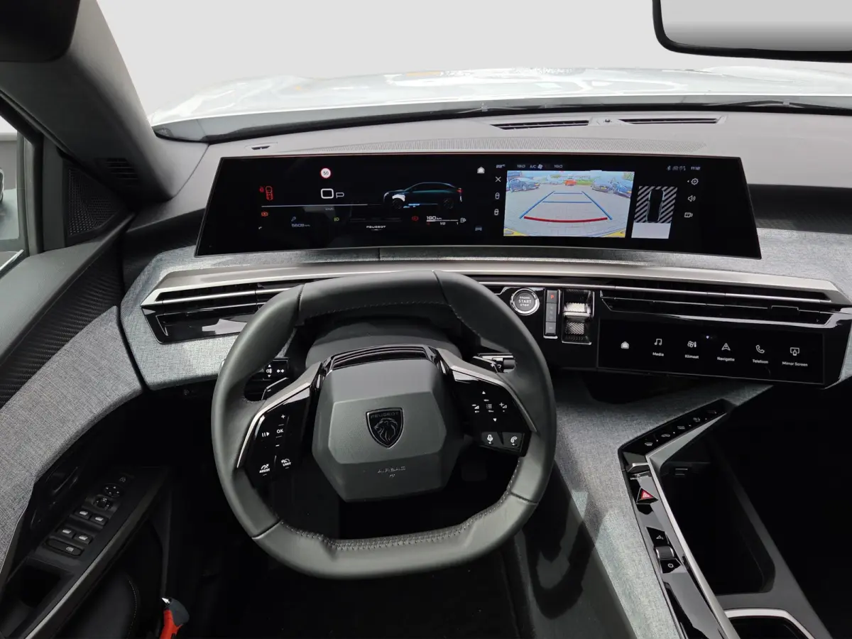 1.2 Hybrid 145 Allure Tot 8 jaar garantie | Camera | Panoramisch Navigatie | Keyless | LED | Parkeersensoren |