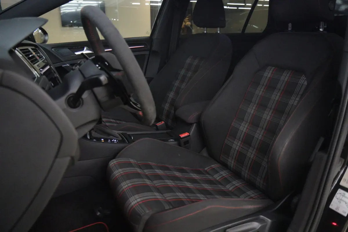 2.0 TSI GTI Performance PANO/CARPLAY/STOELVER/CAM/ACC/VOL