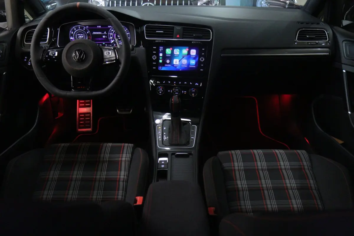 2.0 TSI GTI Performance PANO/CARPLAY/STOELVER/CAM/ACC/VOL